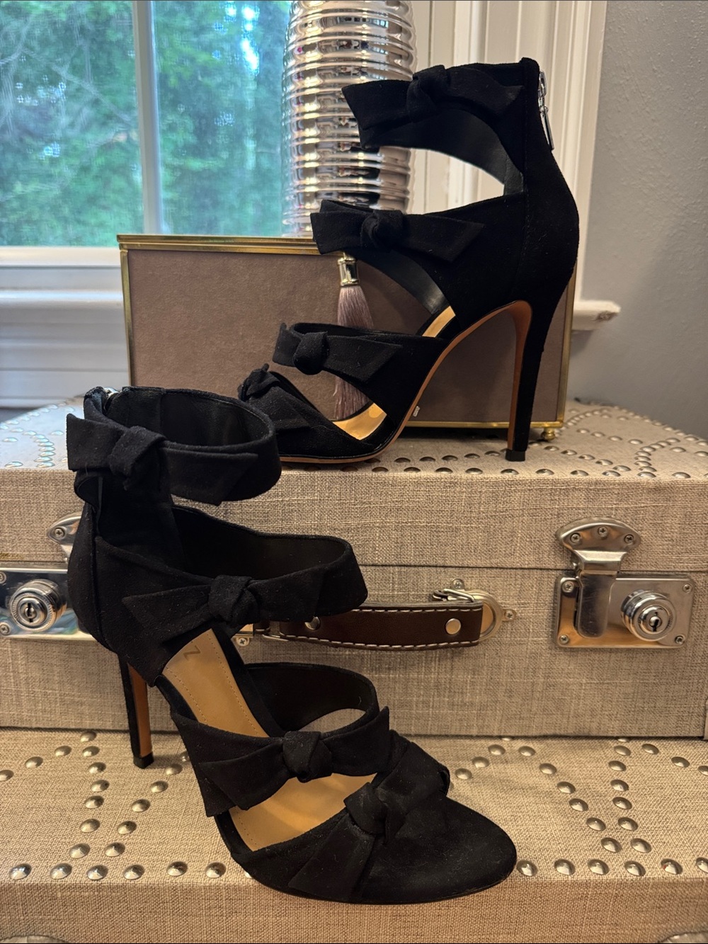 Heels
Schutz Black Suede Miranda Bow